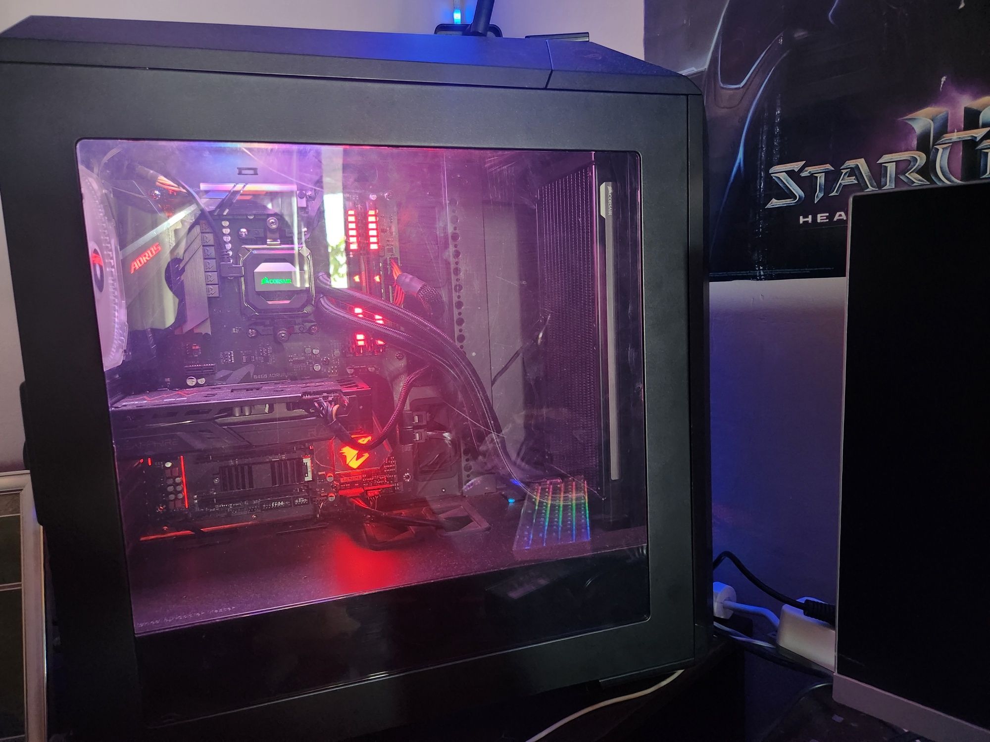 Компютър -pc 32ddr 4 ram 8 video
