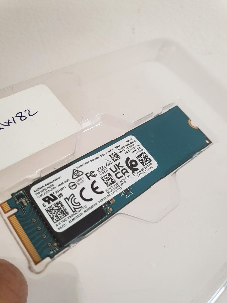 SSD Kioxia BG4 Capacitate 256GB M.2 NVMe - Sigilat