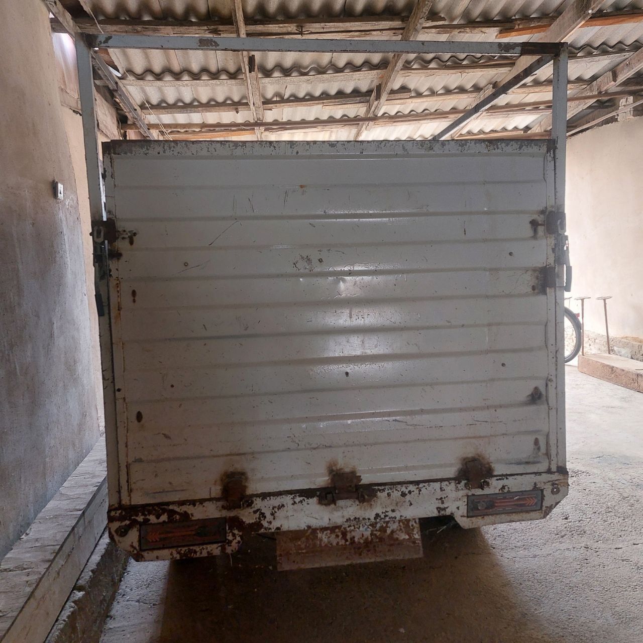 Yuk bortli tent moshina sotiladi