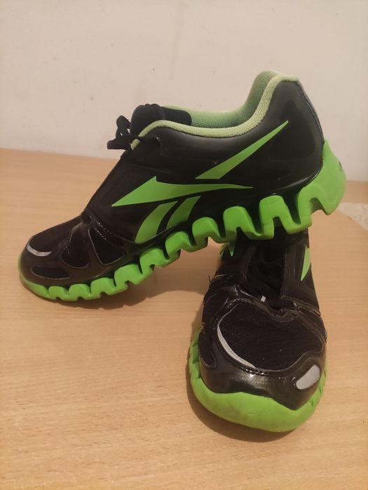 Adidași marca reebok