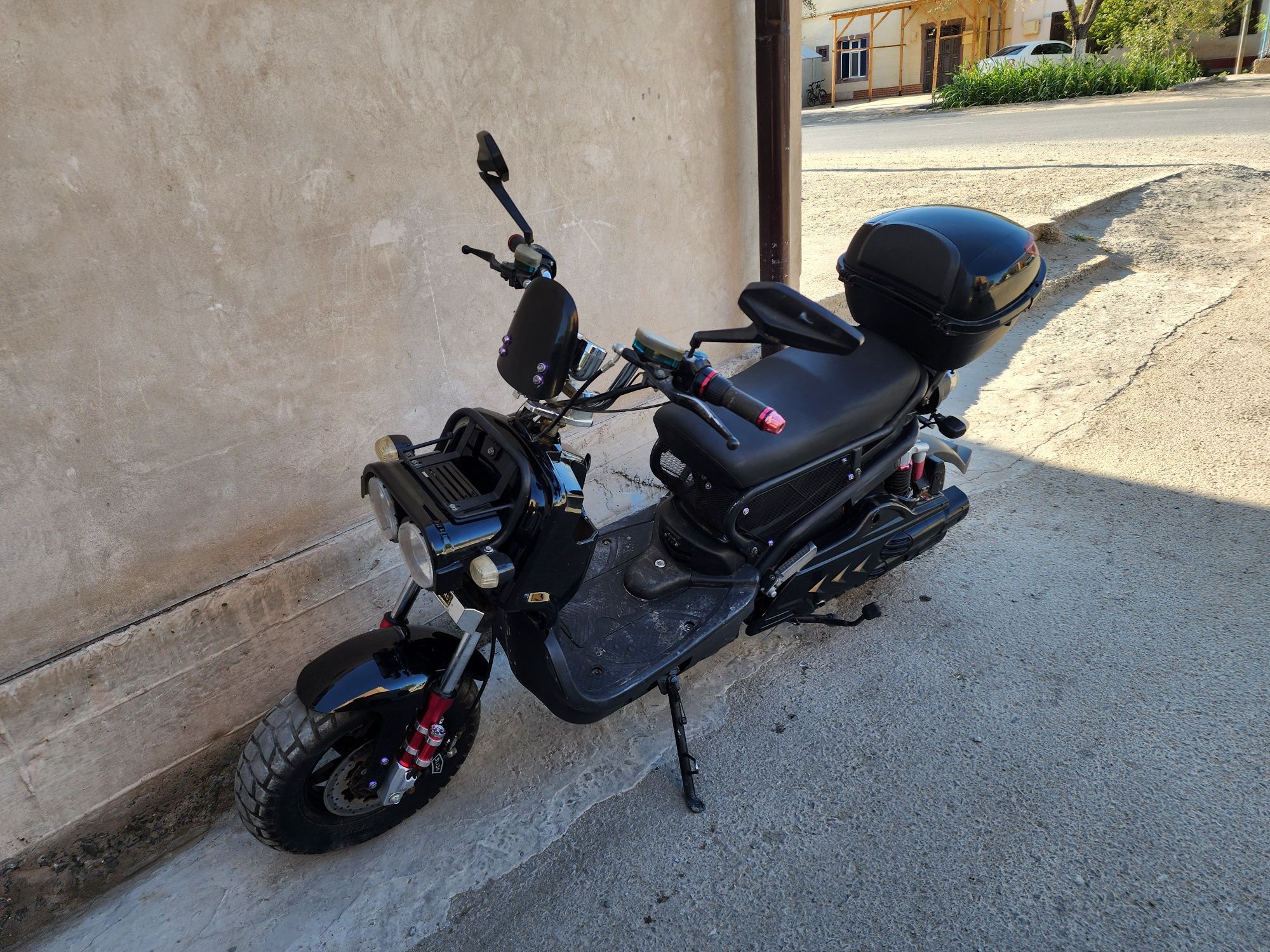 Elektra skuter harbi