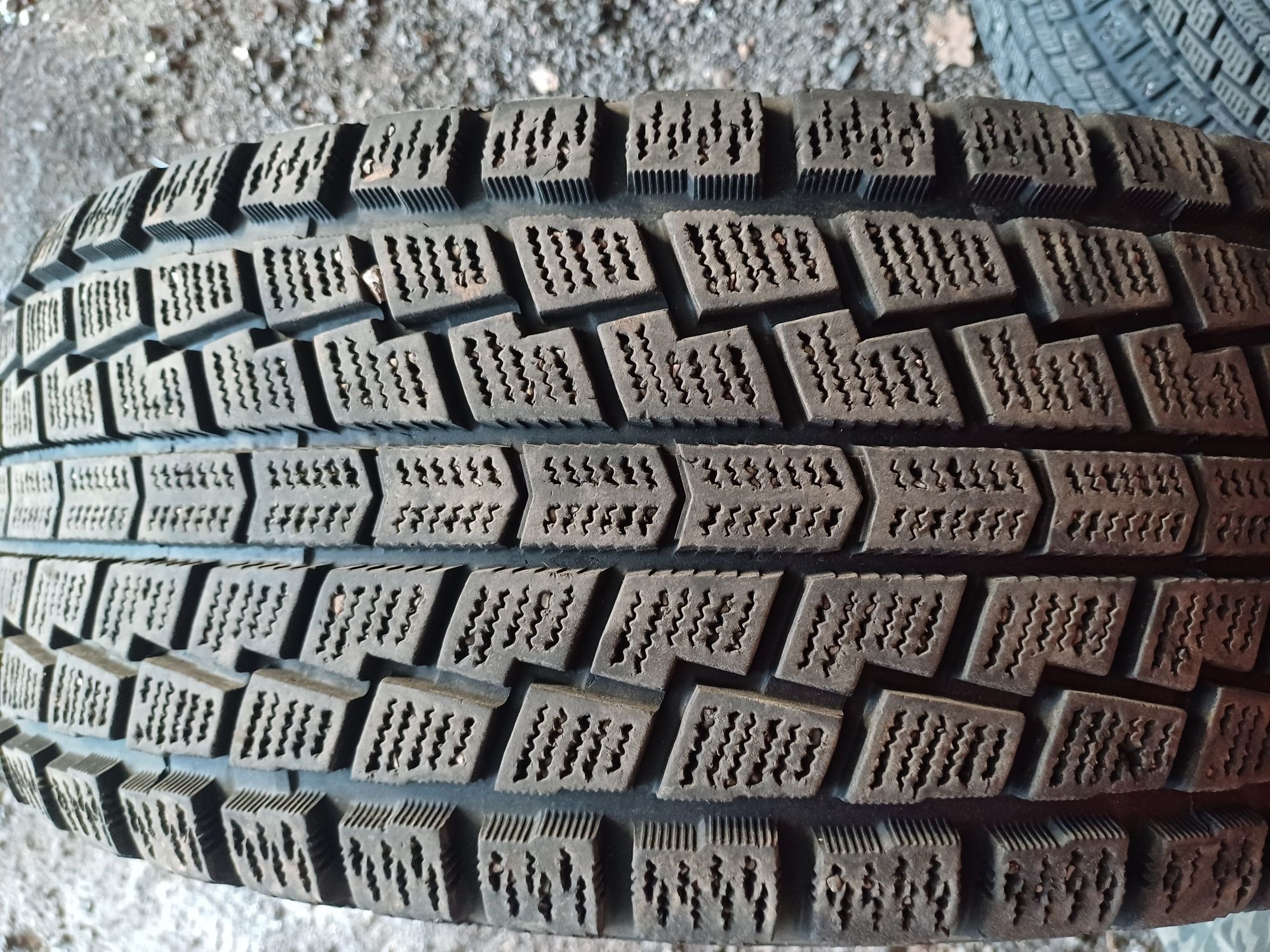 Легковые шины Hankook в отличном состоянии