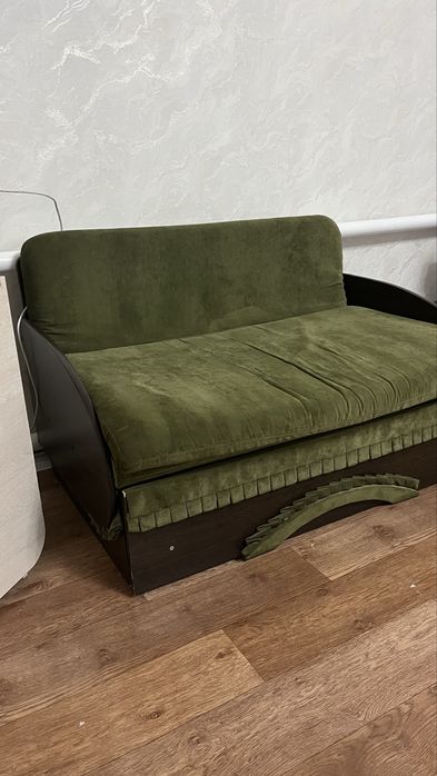 Отдам мини диван