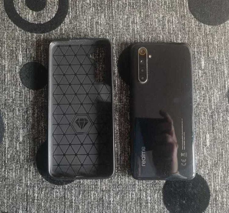 Telefon Realme 6s 64GB, husa si folie, stare excelenta