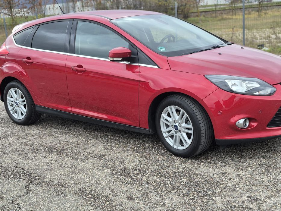 Ford focus benzina 1000 c.c  125 c.p