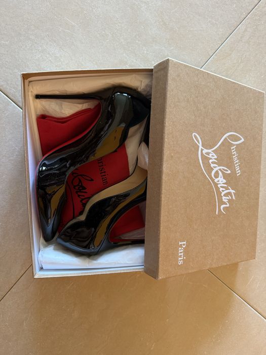 Обувки на висок ток Christian Louboutin