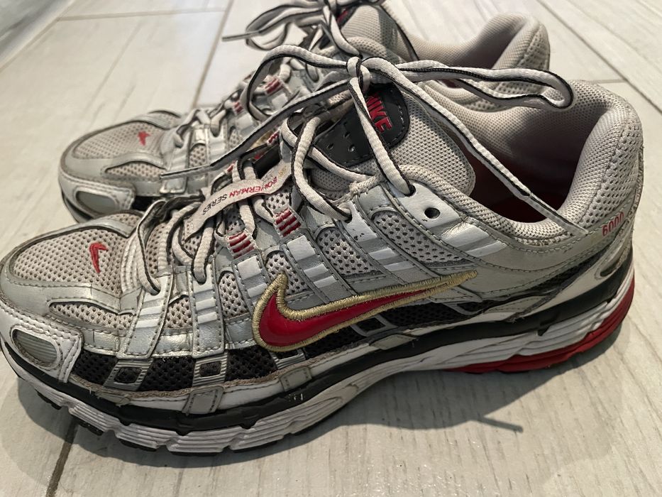 Продавам дамските обувки Nike P-6000.
