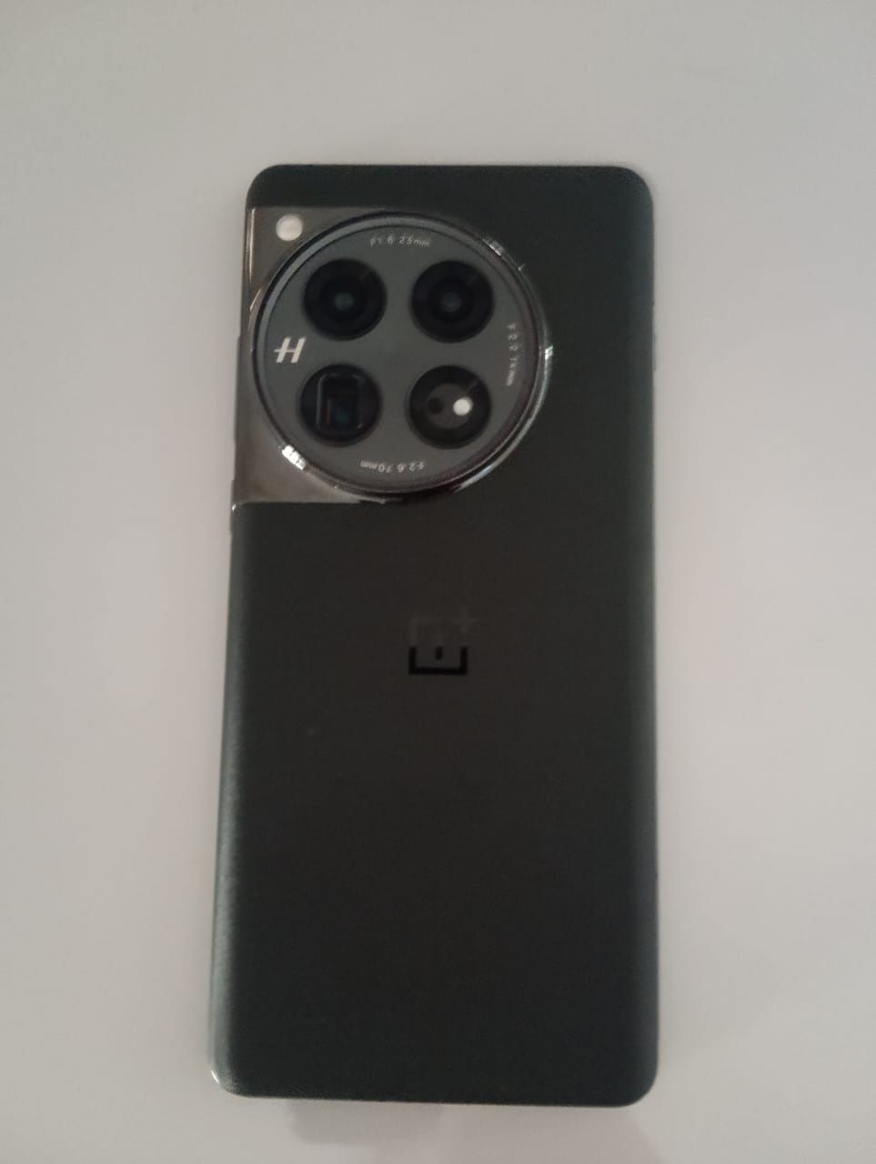 Продам OnePlus 12