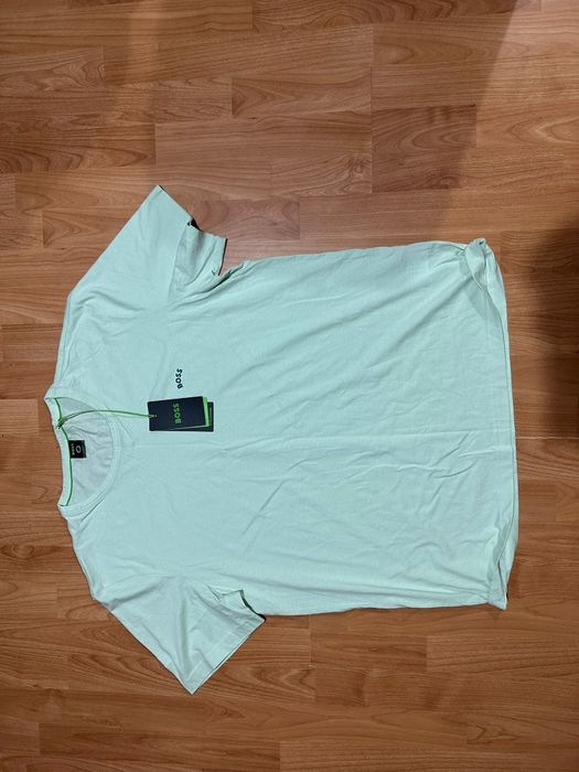 Tricouri barbati XL / XXL ( armani, hugo boss)