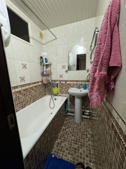 Продам хорошую квартиру 5/5/5 ЭКО базар Феруза общ пл 100м²