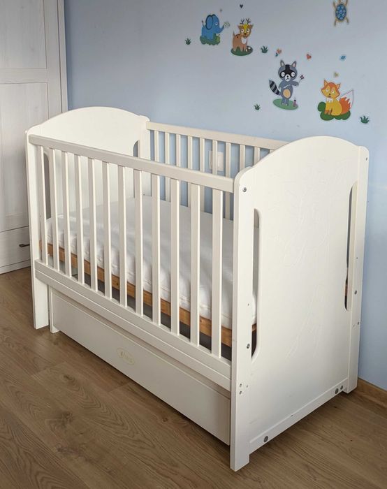 Бебешка кошара с люлеещ механизъм Arbor + Матрак