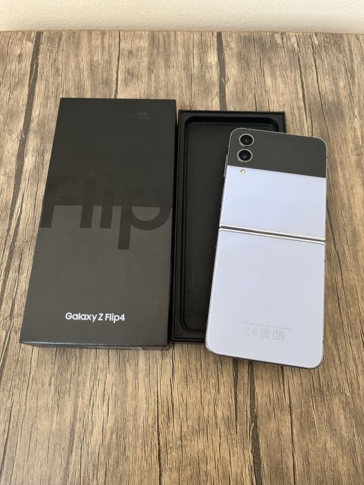 Идеал Samsung Galaxy Z Flip 4 128GB