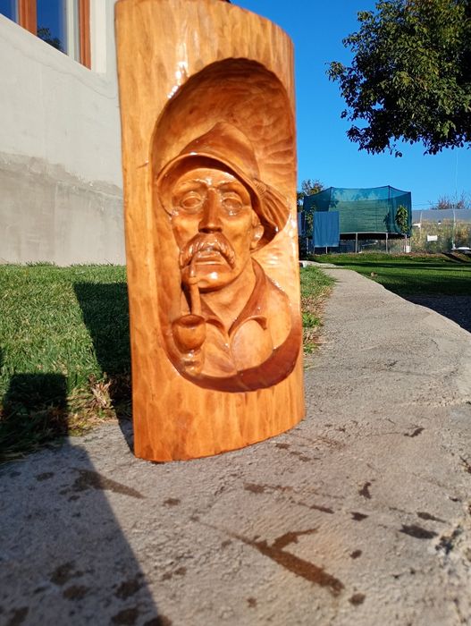 Sculptura din lemn masiv
