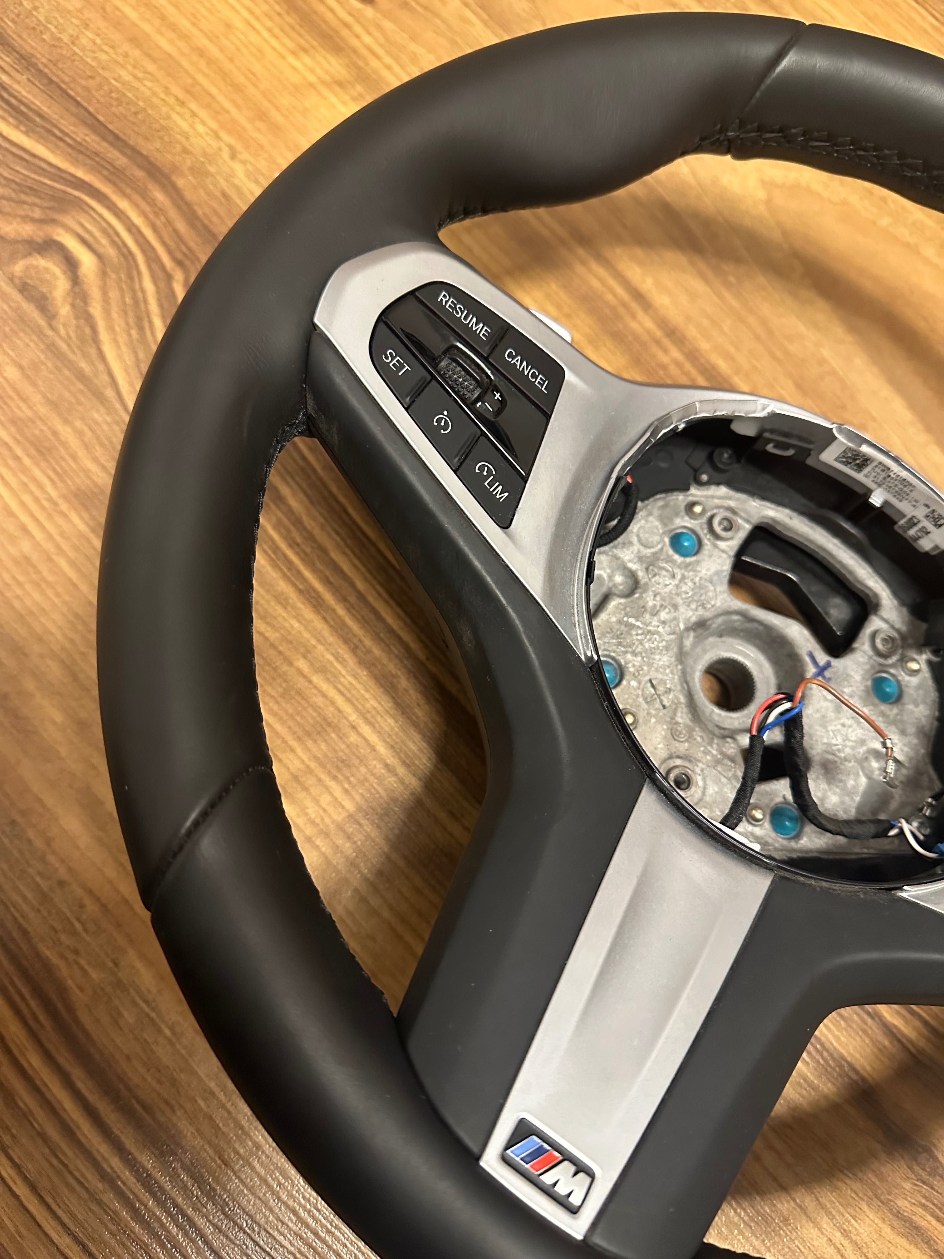 Оригинален Волан М с пера BMW G30 G31 G11 G05 5, 7, X5