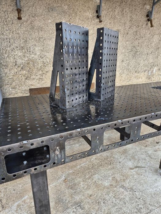 Заваръчна маса лазарно рязана