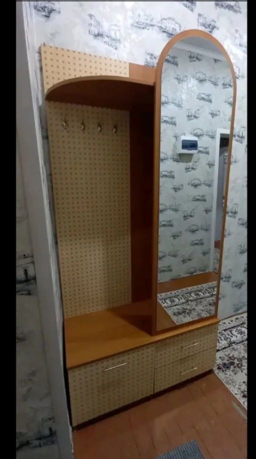 Вешалка в прихожую