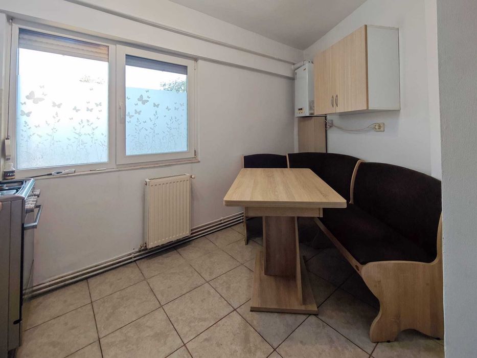 Apartament decomandat, cu o cameră, in zona Buziașului.
