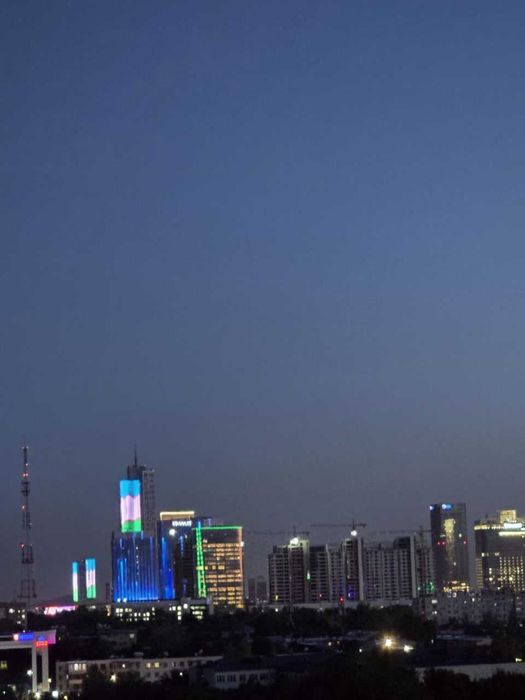 СРОЧНО! Продаётся 3 комнатная квартира на СЕБЗОР КОХ ОТА