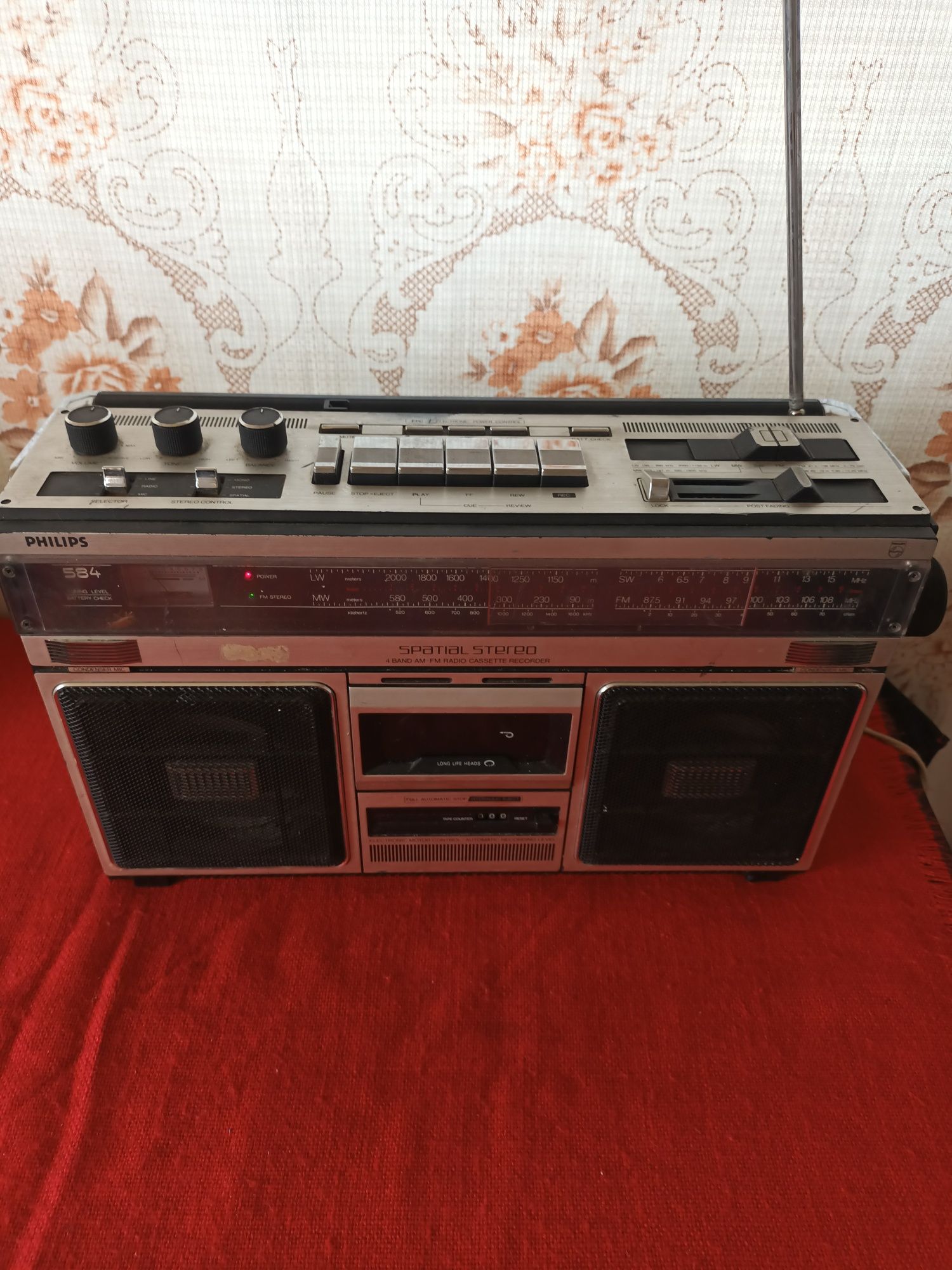 Радиокасефон  Phillips 584