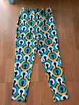 Pantaloni veseli și la modă