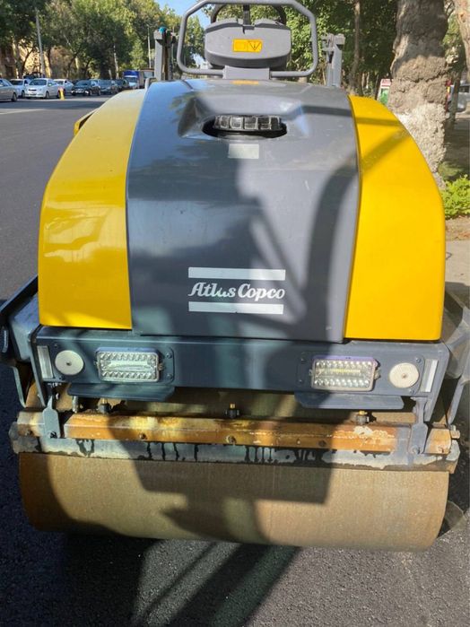 Продается асфальтоукладчик, фреза 1м, каток 3 т