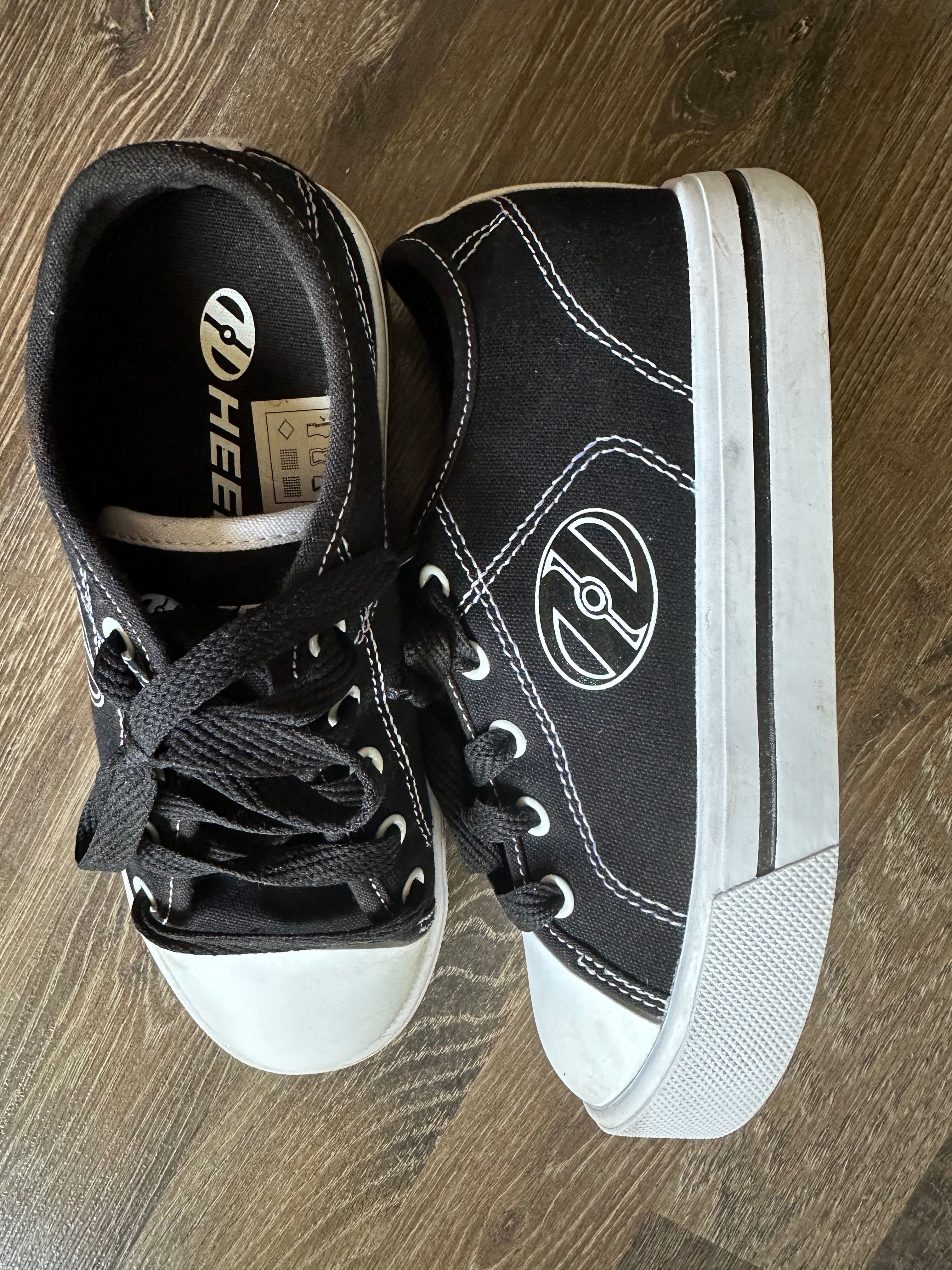 Нови Детски обувки с колелца heelys