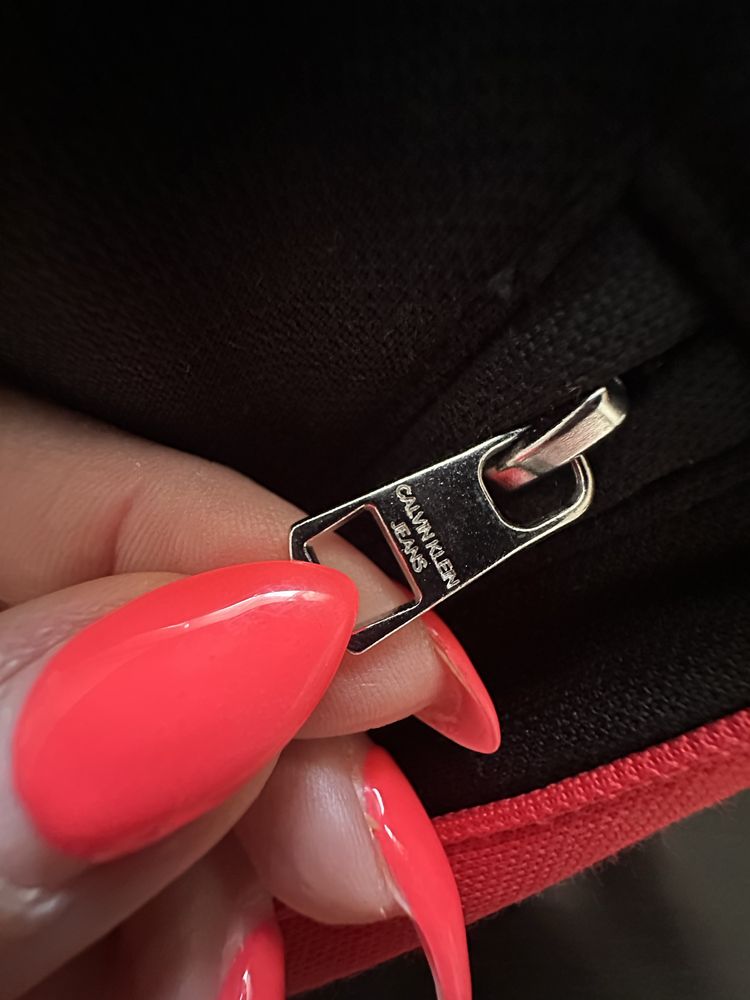 Пола Calvin Klein Jeans