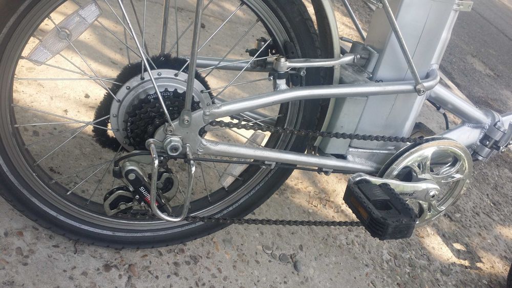 Bicicleta electrică pliabilă