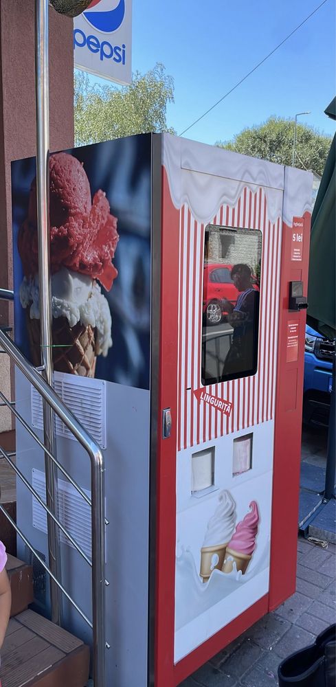 Aparat automat de inghetata self service