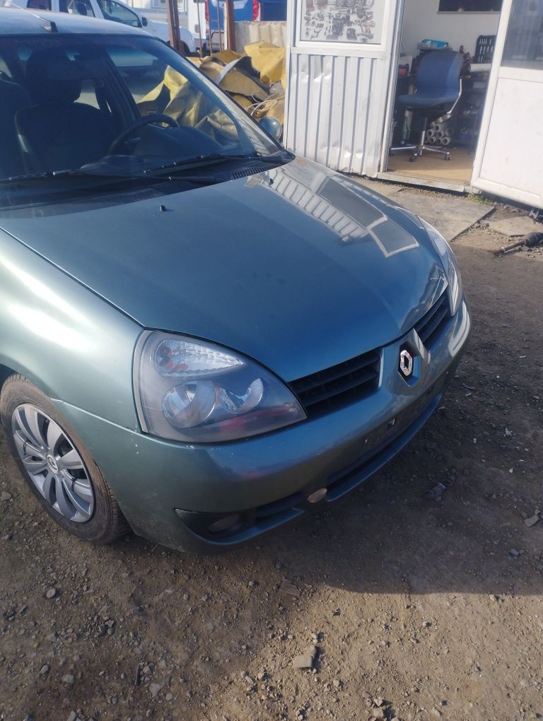 Dezmembrez Renault Clio simbol 2009 1.5dci euro 4