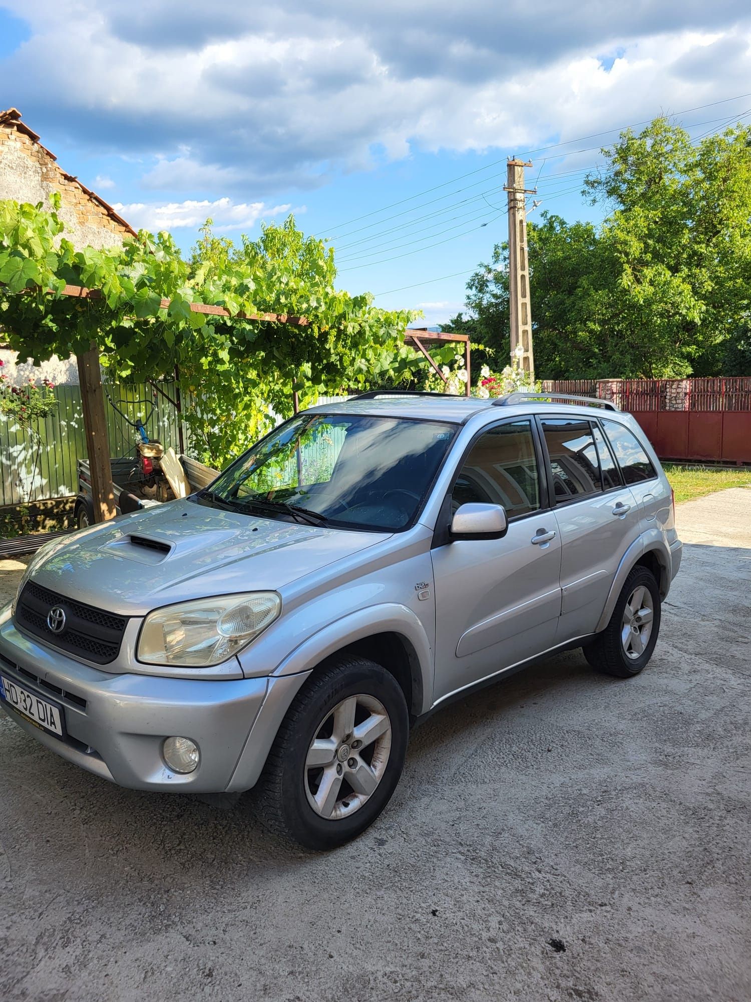 Se vinde Toyota rav4