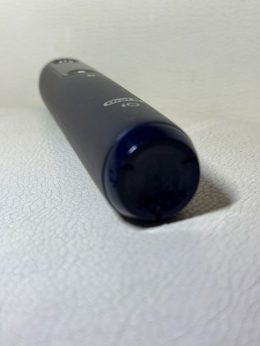 Periuta Oral B io7