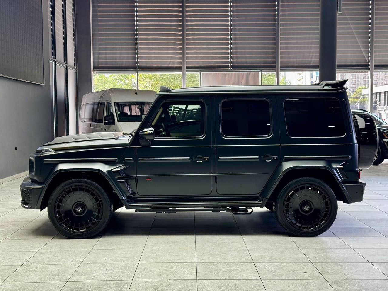 Продается Mercedes Benz G63 AMG Manufaktur Brabus body kit