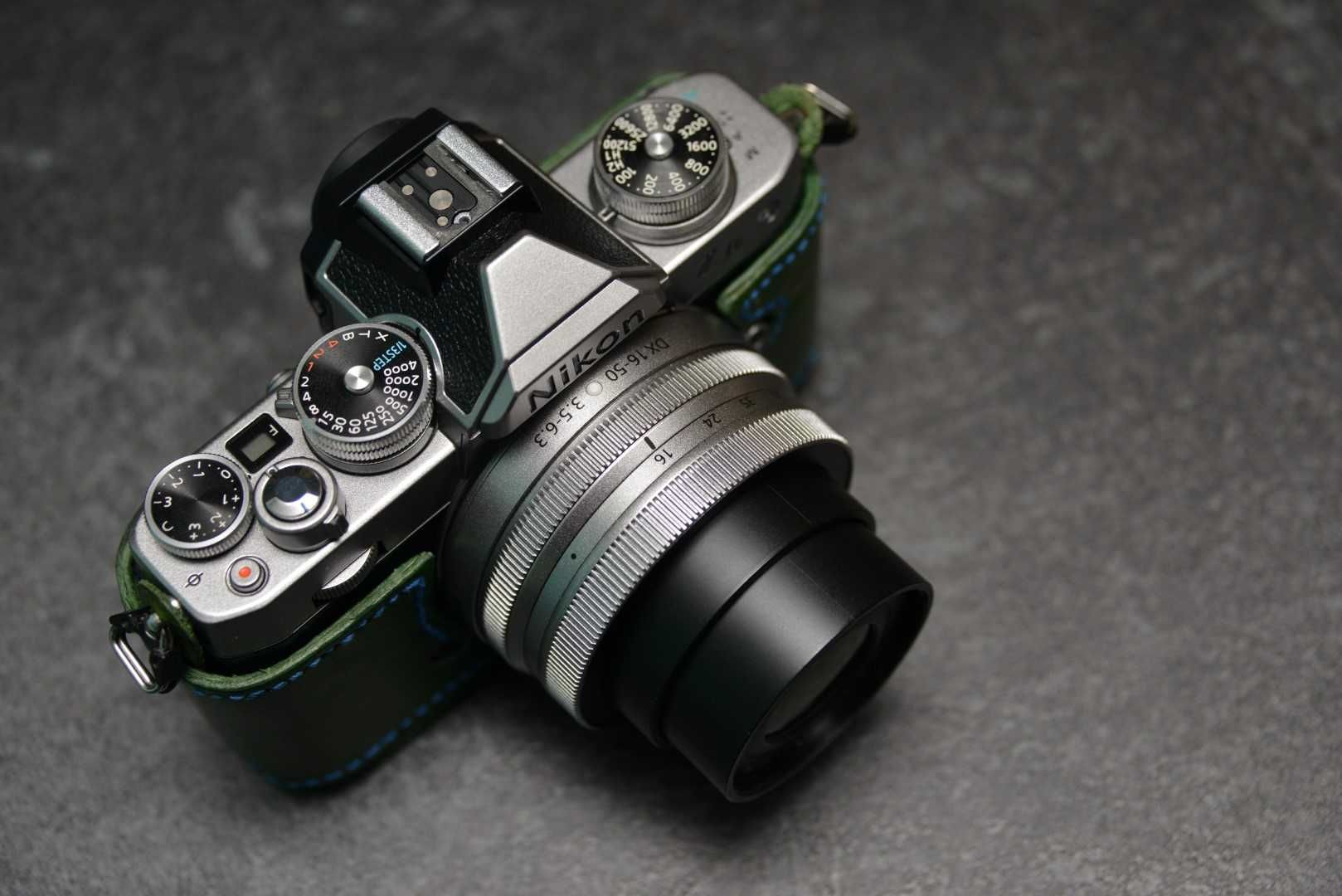 Nikon Z fc - 6304 cadre, cu Nikon 16-50mm 3.5-6.3 si geanta transport