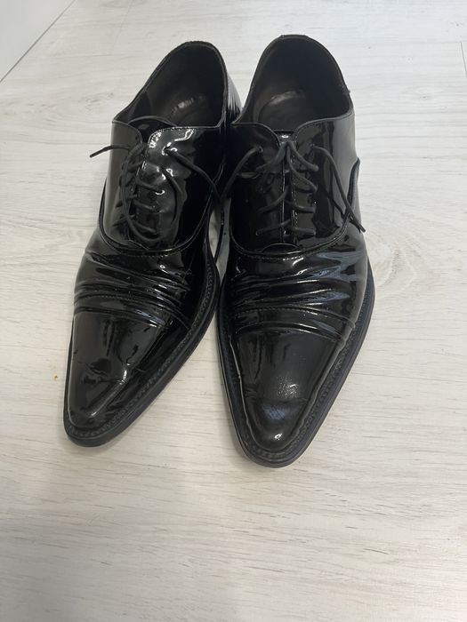 Vand pantofi eleganti pentru barbati