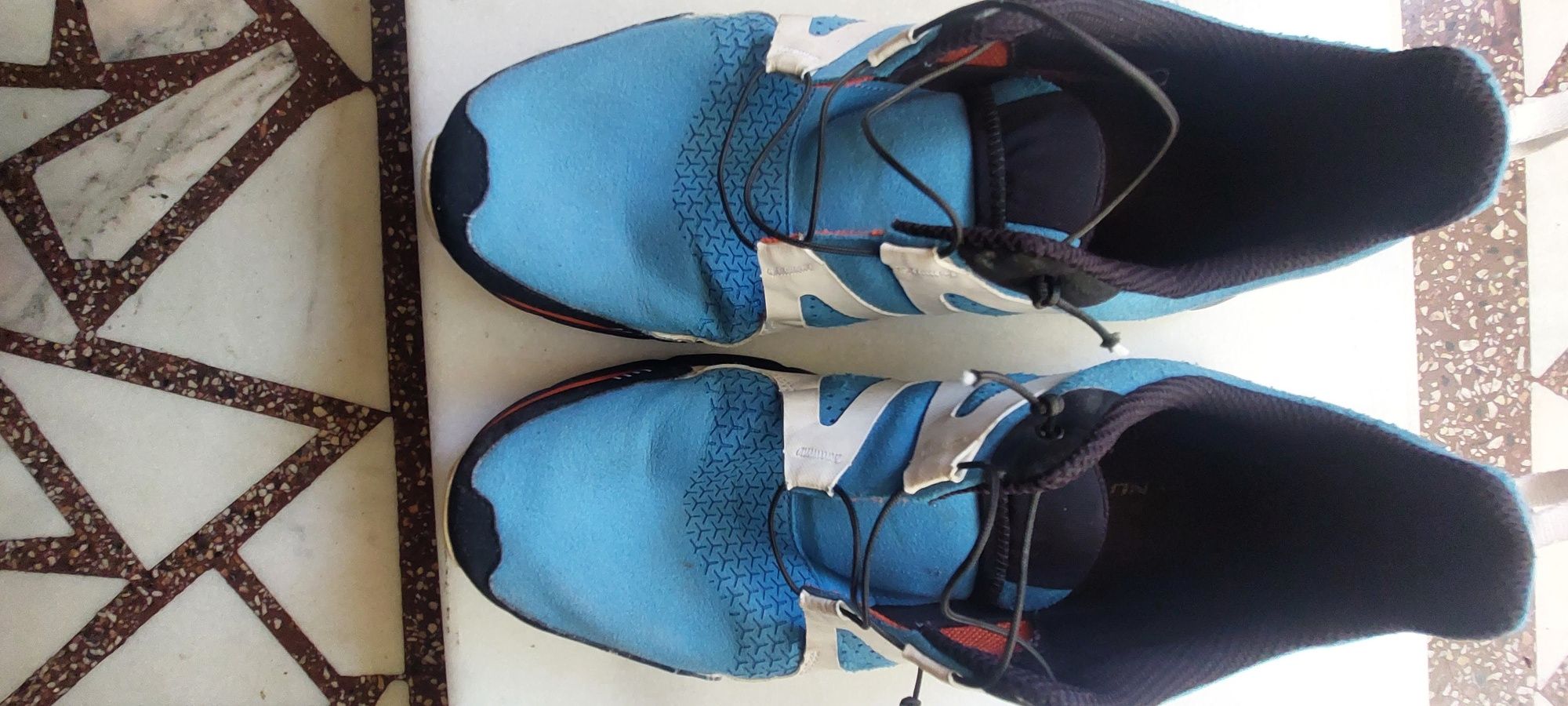 Adidas noi fără eticheta.