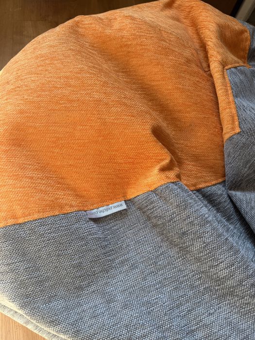 Пуф голяма круша и пуф табуретка куб