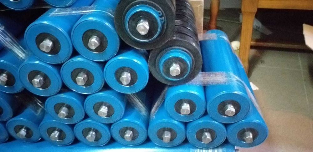 Role metalice sau cauciucate pentru transportoare. Producator