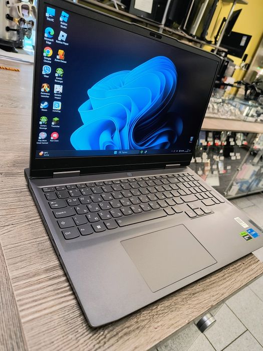 Геймърски Лаптоп Lenovo LOQ 15' FHD / 16RAM / RTX 3050 / 512GB SSD