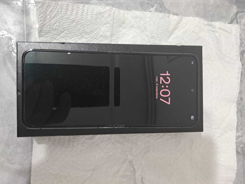 Samsung Galaxy Z Flip5 – Stare excelentă,