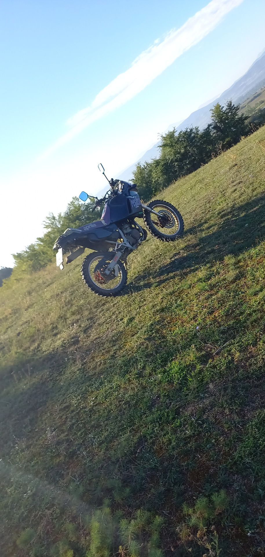 Aprilia 125 с дукоменти може и на части