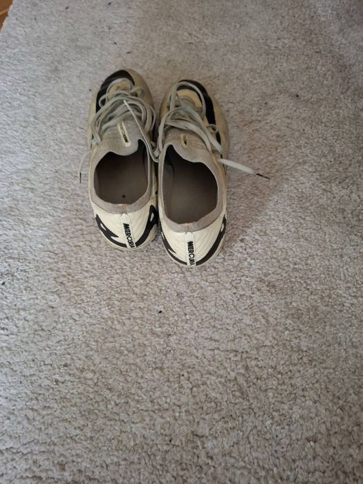 Продавам футболни обувки Nike ACC