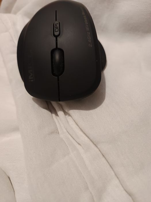 Ергономична безжична мишка