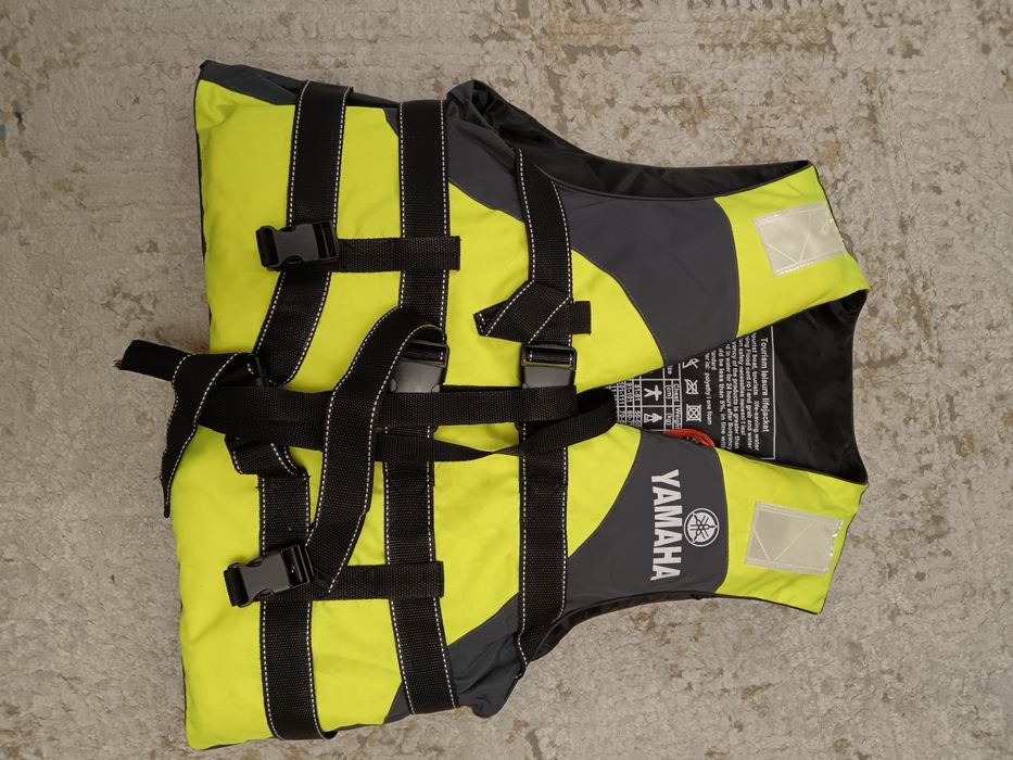 Спасательный жилет