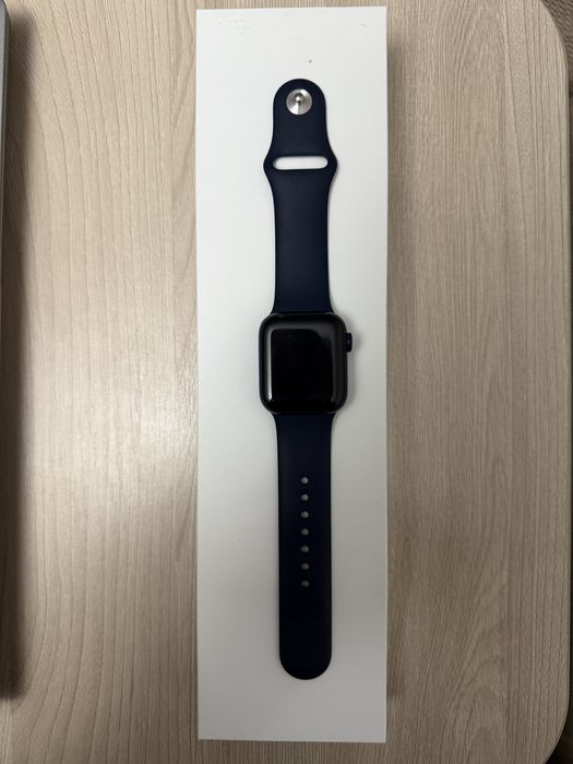 Продам часы Apple Watch 6 серия