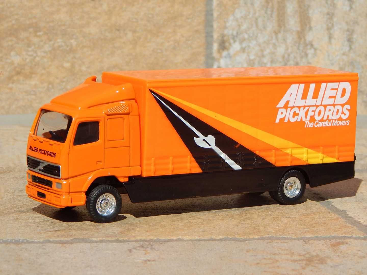 Macheta camion transport Volvo FH16 1998 Corgi 1:64 Allied Pickfords