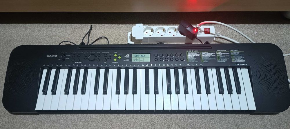 Синтезатор CASIO CTK-240