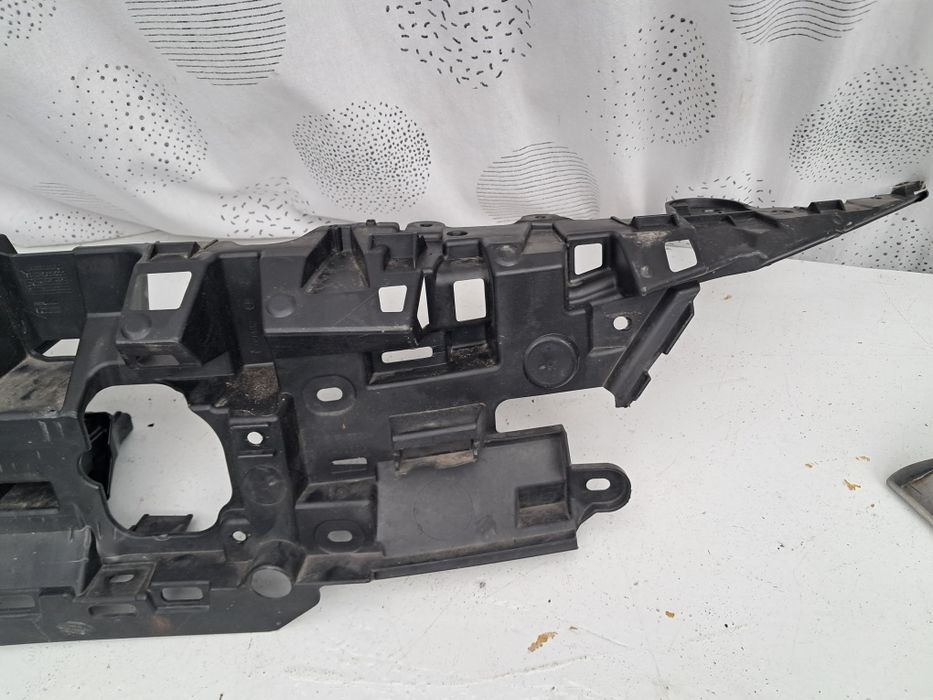 Грил решетка основа панел Очиларка Toyota Corolla 2023г