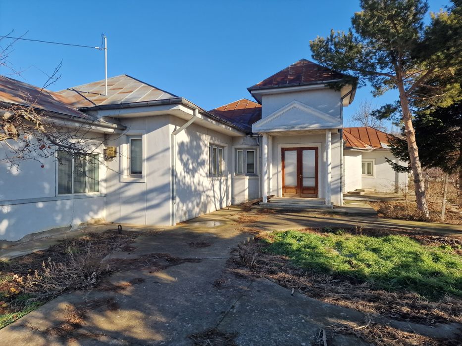 Vand casa in comuna Ghidigeni