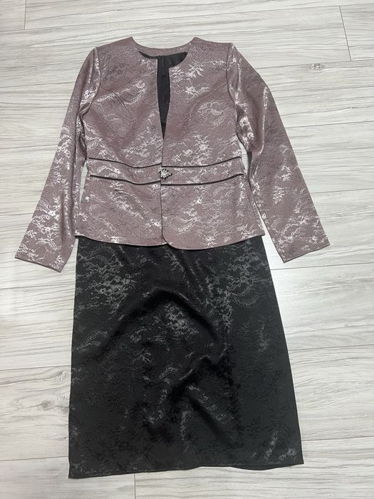 Костюм женский.